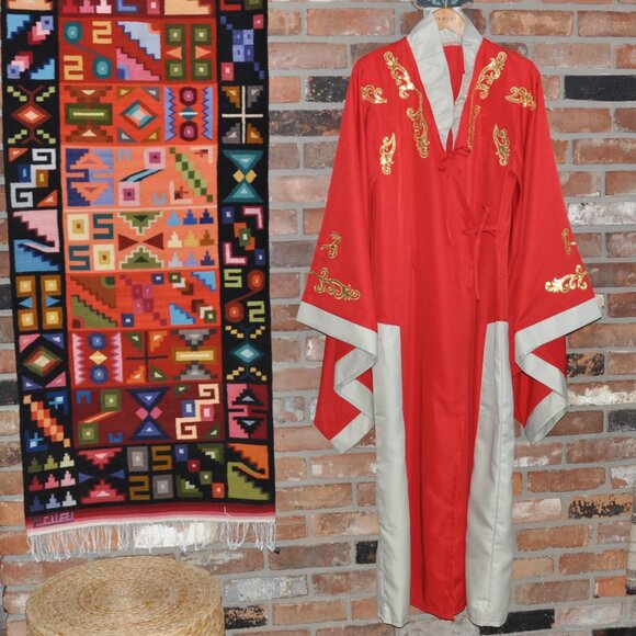 Japanese (?) Kimono Red & Tan Robe Uchikake Gold Sequin Ruffle Neckline - Picture 2 of 8